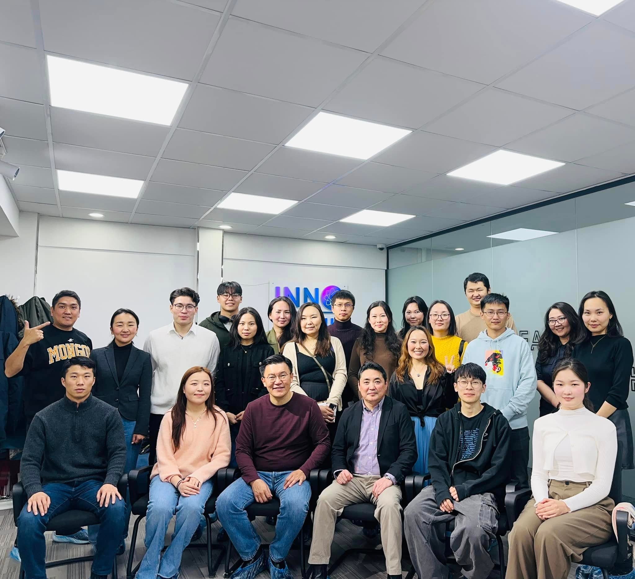 Өнөөдөр Менторшип хөтөлбөрийн чөлөөт уулзалт амжилттай зохион байгуулагдаж, ментор ментий нарын хооронд үр дүнтэй ярилцлага болж өрнөлөө.