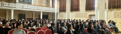 “Японд суралцах тухай мэдээлэл олгох” хөтөлбөрийн хүрээнд Нийслэлийн Ерөнхий боловсролын 84-р сургууль дээр очиж нийт 100 гаруй сурагчдад танилцуулга хийлээ